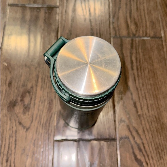 Stanley Forest Green Insulated stainless steel Tumbler - Picture 3 of 6